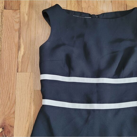 Maggy London Classic Boat Neck Little Black Dress 6 - Picture 5 of 6